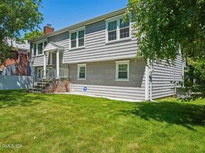 11 Stuart Drive, Old Greenwich CT 06870