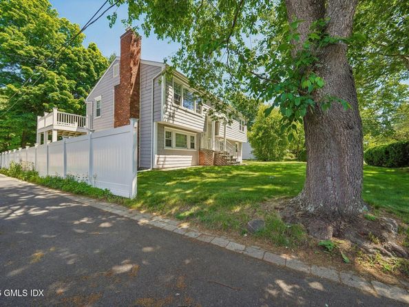 11 Stuart Drive, Old Greenwich CT 06870