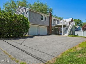 11 Stuart Drive, Old Greenwich CT 06870