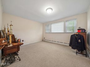 11 Stuart Drive, Old Greenwich CT 06870