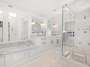 2 Oneida Drive C2, Greenwich CT 06830