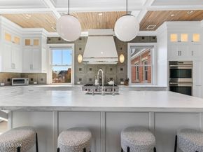 2 Oneida Drive C2, Greenwich CT 06830