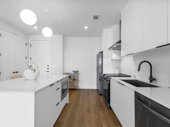 1701 Simond Ave 636, Austin TX 78723