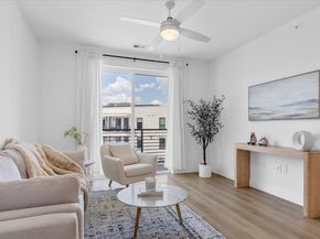 1701 Simond Ave 636, Austin TX 78723