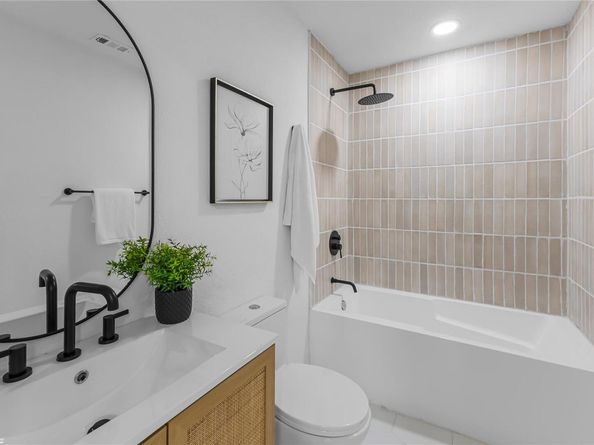 2404 Santa Rita ST, Austin TX 78702