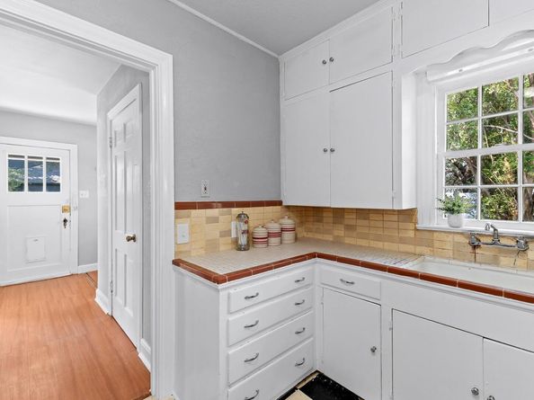 703 E 47th ST, Austin TX 78751