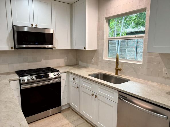 5002 Glencoe CIR, Austin TX 78745