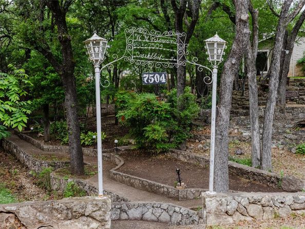 7504 Creekbluff DR, Austin TX 78750