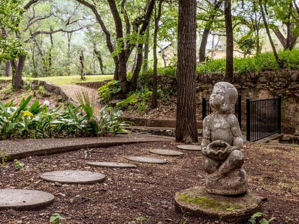 7504 Creekbluff DR, Austin TX 78750