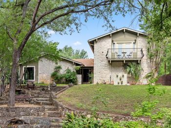 7504 Creekbluff DR