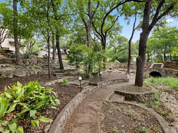 7504 Creekbluff DR, Austin TX 78750