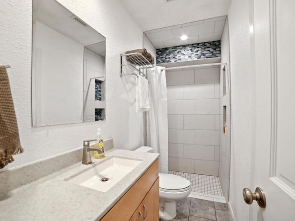 8600 Loralinda DR, Austin TX 78753