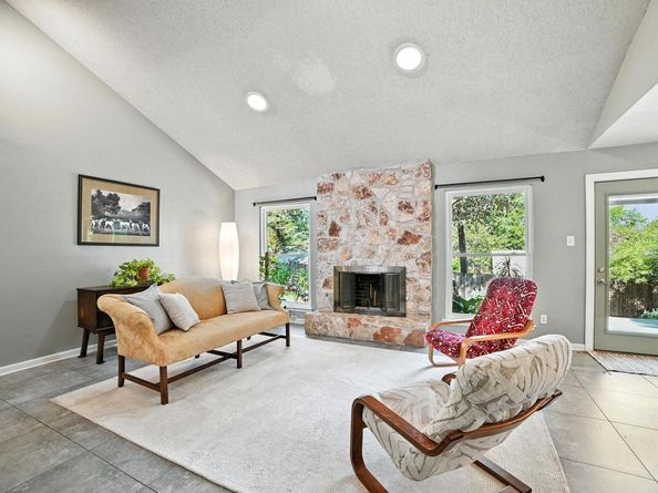 8600 Loralinda DR, Austin TX 78753