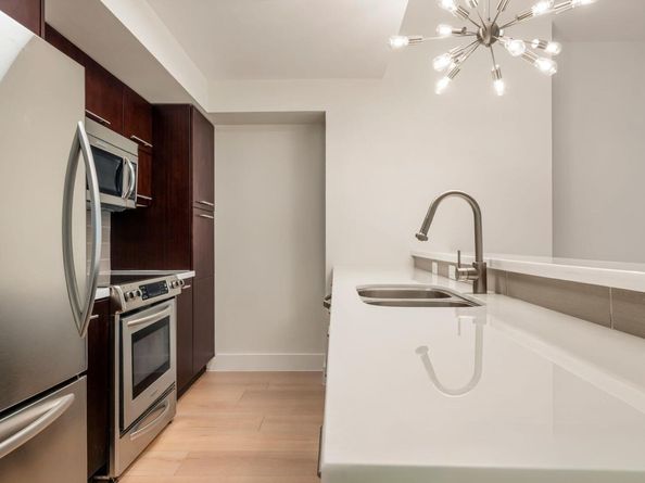 603 Davis ST 907, Austin TX 78701