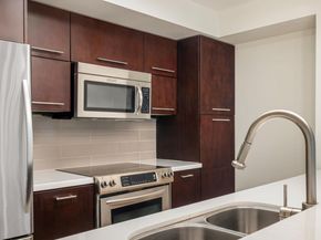 603 Davis ST 907, Austin TX 78701