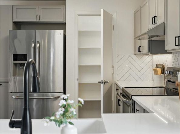 5401 Apple Orchard LN, Austin TX 78744