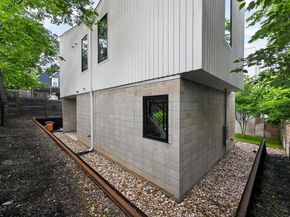 1206 Luna ST 2, Austin TX 78721
