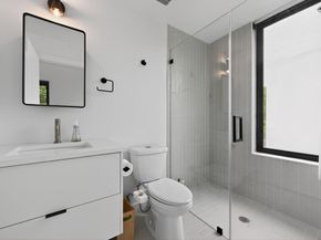 1206 Luna ST 2, Austin TX 78721