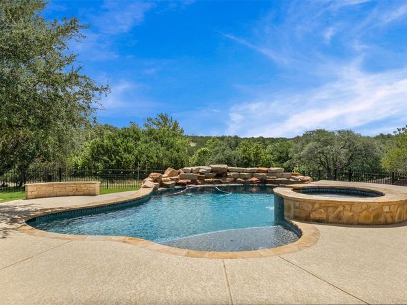 105 Quiet Oak CV, Liberty Hill TX 78642