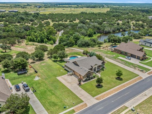 105 Quiet Oak CV, Liberty Hill TX 78642