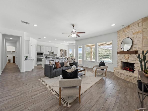 105 Quiet Oak CV, Liberty Hill TX 78642