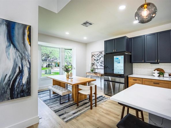 9111 Hazelhurst DR, Austin TX 78729