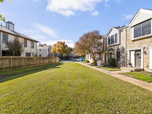 12325 Los Indios TRL 12, Austin TX 78729