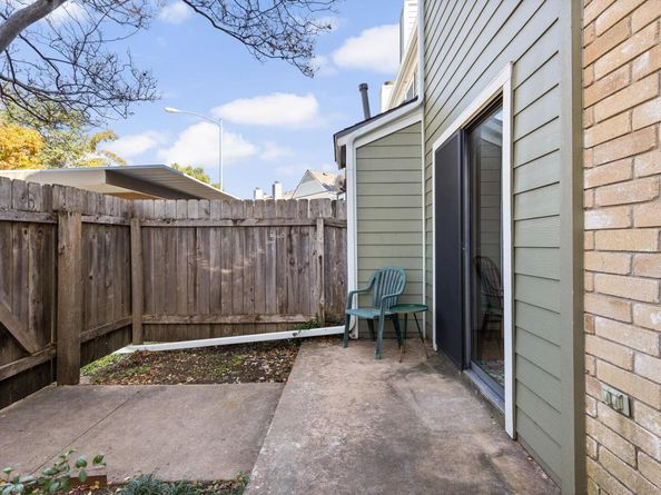 12325 Los Indios TRL 12, Austin TX 78729