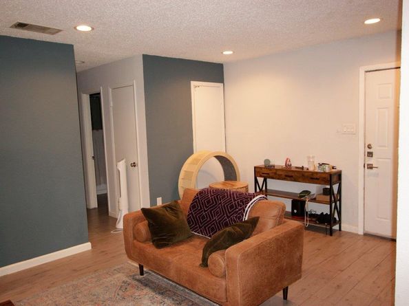 913 Bret LN, Austin TX 78721