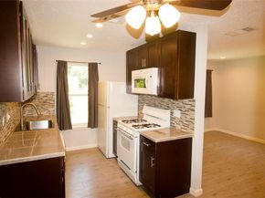 913 Bret LN, Austin TX 78721