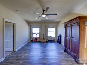 307 Duffy LN, Austin TX 78738