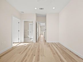 4801 Sara DR B, Austin TX 78721