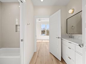 4801 Sara DR B, Austin TX 78721