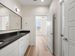 4801 Sara DR B, Austin TX 78721