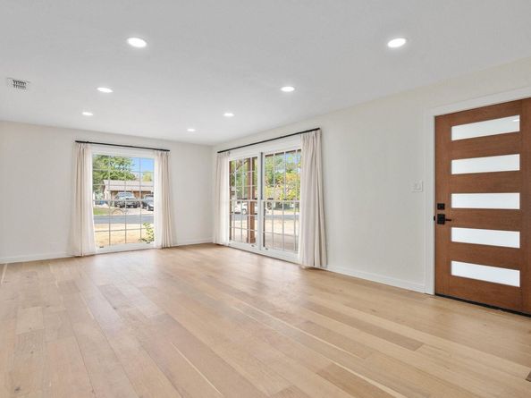 1811 Rogge LN, Austin TX 78723