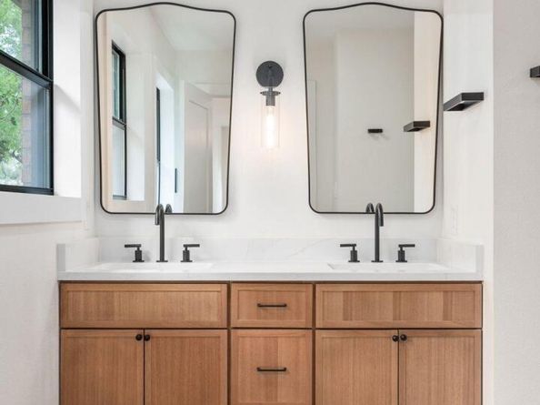 1811 Rogge LN, Austin TX 78723