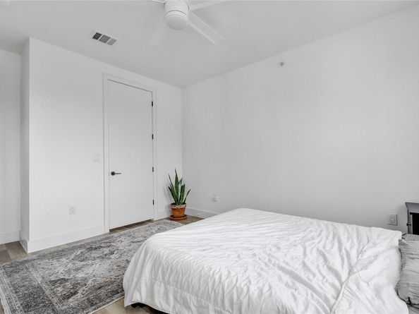 2709 E 5th ST 2305, Austin TX 78702