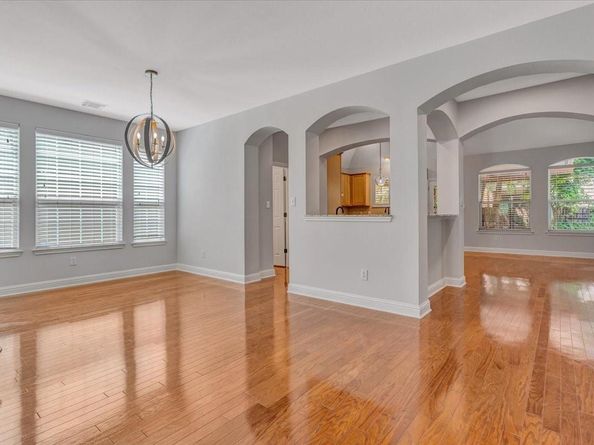 629 Twelve Oaks LN, Austin TX 78704