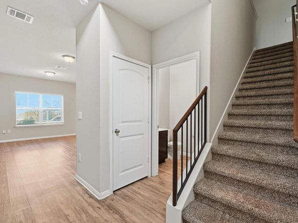 516 E Slaughter LN 603, Austin TX 78744