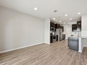 516 E Slaughter LN 603, Austin TX 78744