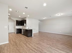 516 E Slaughter LN 603, Austin TX 78744