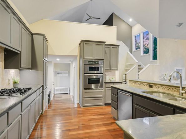 417 Beardsley Ln, Austin TX 78746