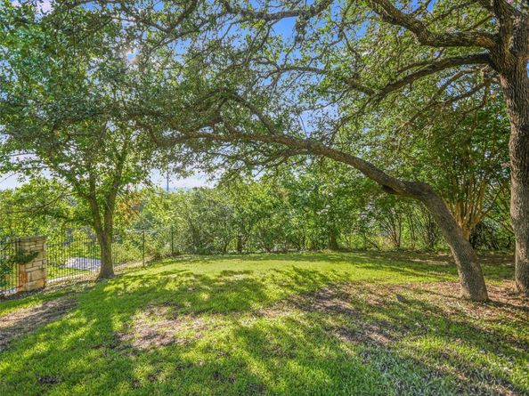 417 Beardsley Ln, Austin TX 78746
