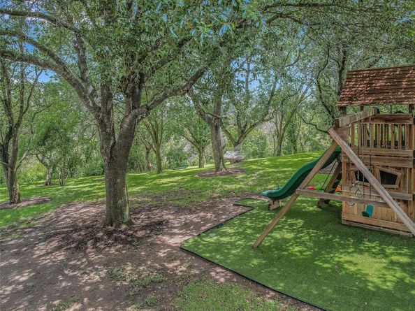 417 Beardsley Ln, Austin TX 78746