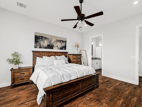 18502 Venture DR, Point Venture TX 78645