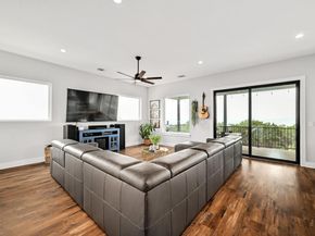 18502 Venture DR, Point Venture TX 78645