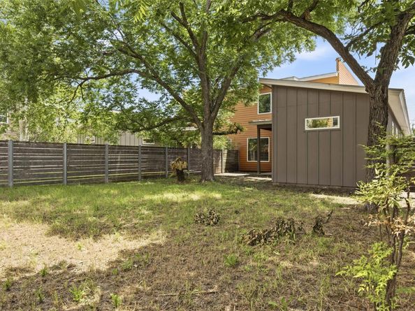 1210 Stobaugh ST B, Austin TX 78757