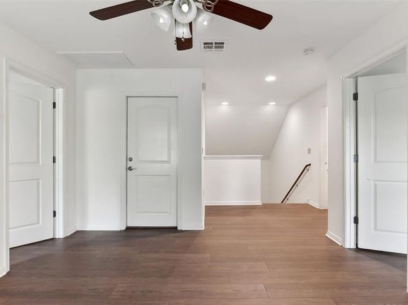 10104 Missel Thrush DR, Austin TX 78750
