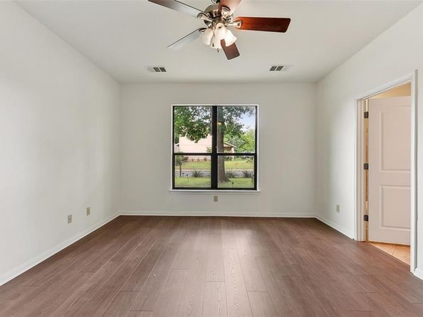 10104 Missel Thrush DR, Austin TX 78750