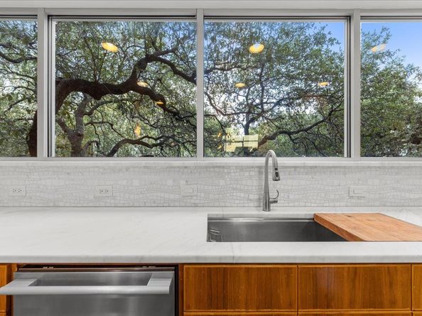 2301 S 5th ST 6, Austin TX 78704